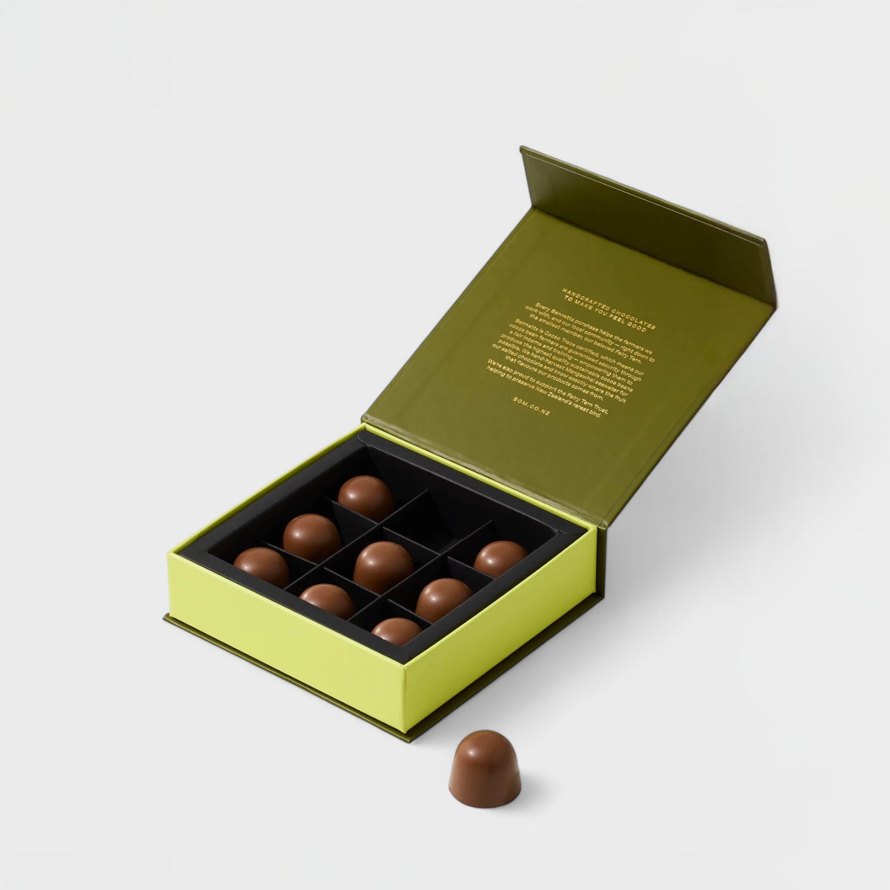 Whole Roasted Hazelnut & Crispy Praline in Milk Chocolate